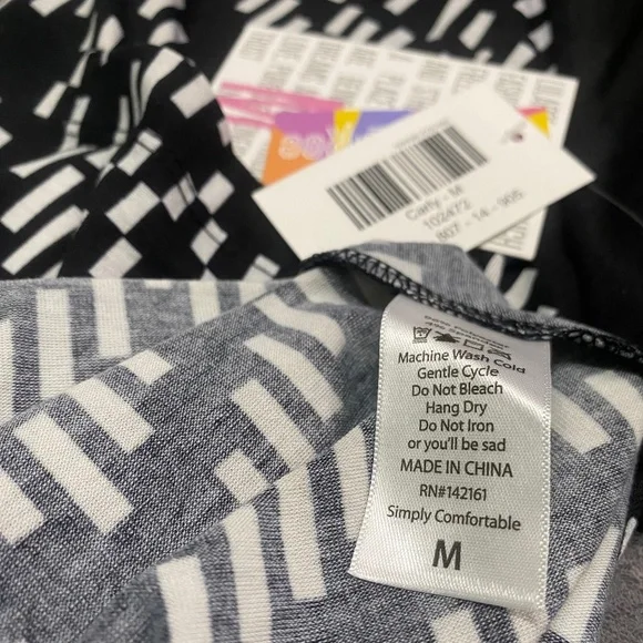 NWT LulaRoe (M) Carley Dress - Picture 4 of 4